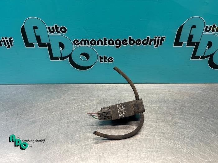 Pompe lave-glace avant d'un Toyota Starlet (Starlet 95-), -, 3 mois de garantie, Toyota, Utilisé