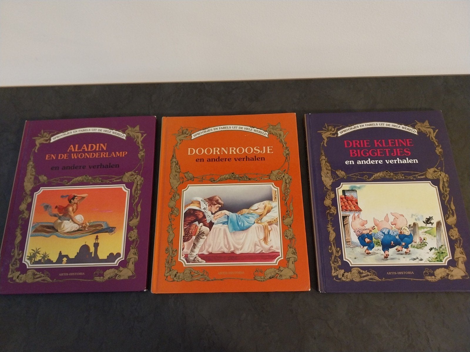 3 boeken: sprookjes en fabels uit de hele wereld, Enlèvement