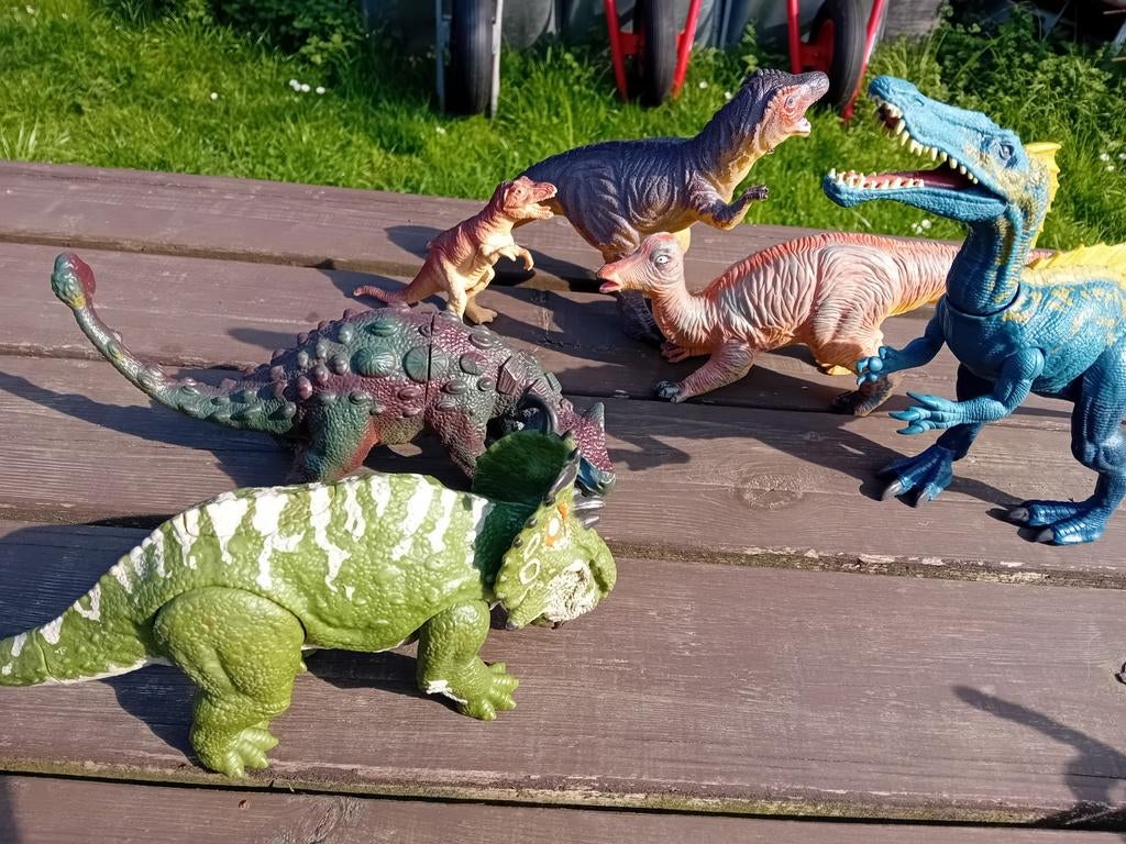Kudde dinosauriërs. Met geluid. 6 totaal., Ophalen