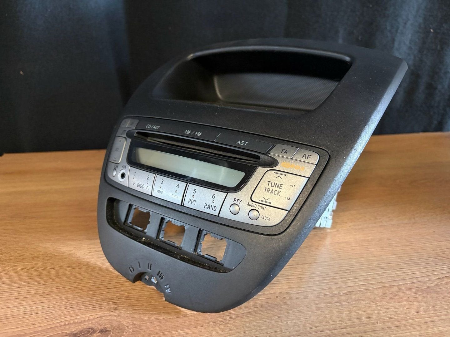 Toyota aygo / Peugeot 107 Originele Radio CD-speler, Auto diversen, Autoradio's, Gebruikt, -, -, Ophalen of Verzenden