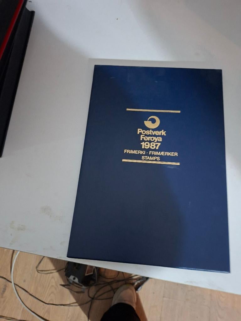 Faeröer Eilanden Jaarboek 1987, Postzegels en Munten, Ophalen, Postfris