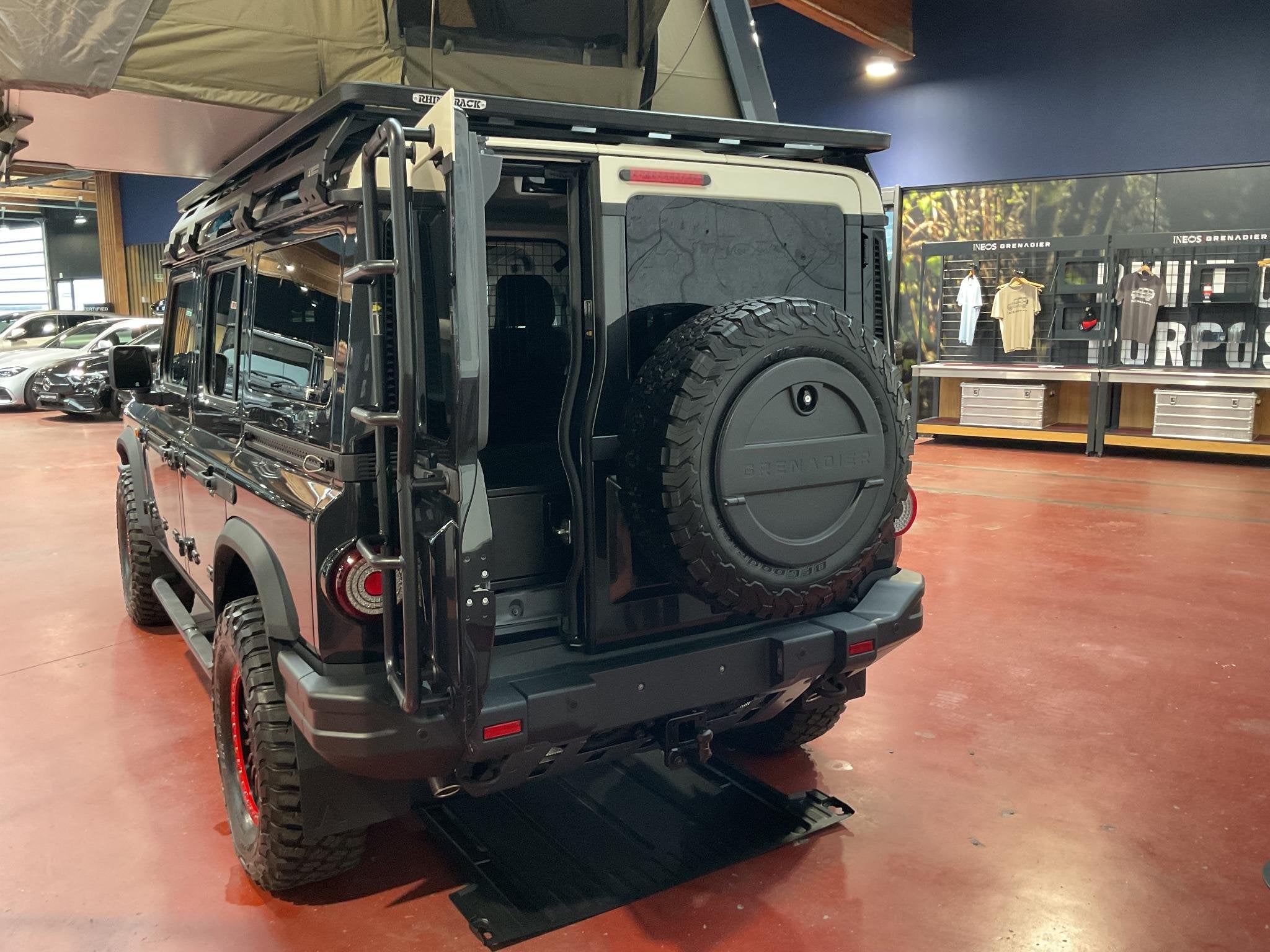 Ineos Grenadier Utility Wagon 2 seats 3.0L TwTurbo Diesel Ro, Auto's, Automaat, Stof, Parkeersensor, 2811 kg