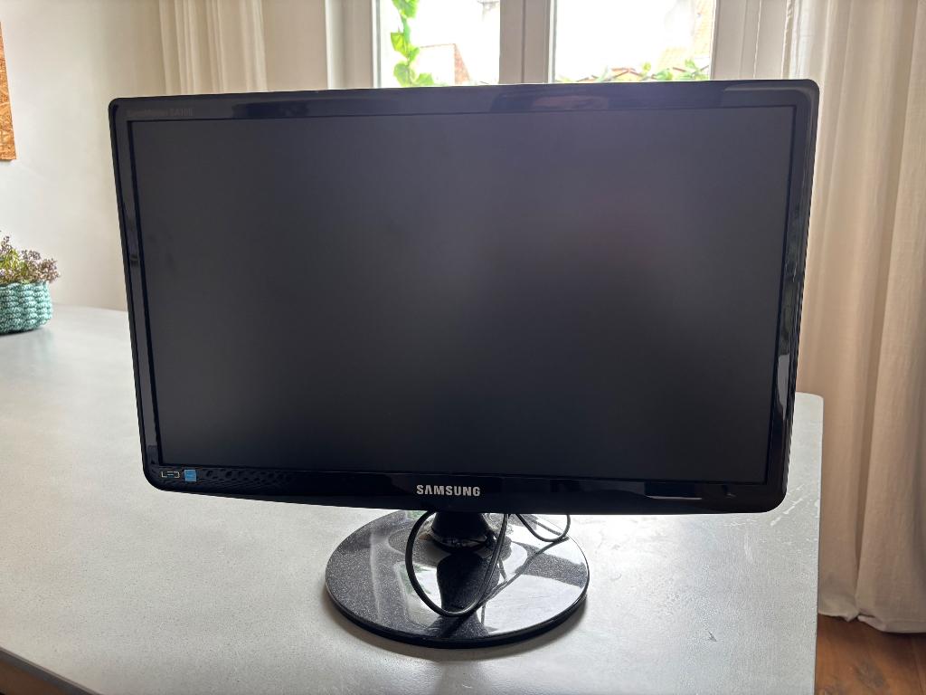 Samsung computerscherm, Computers en Software, Ophalen, Zo goed als nieuw, VGA, Samsung