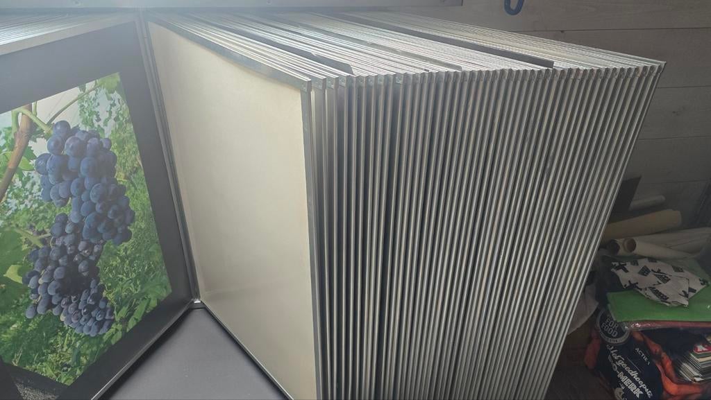 Muurbeugel met 75 kaders 100x70, Ophalen