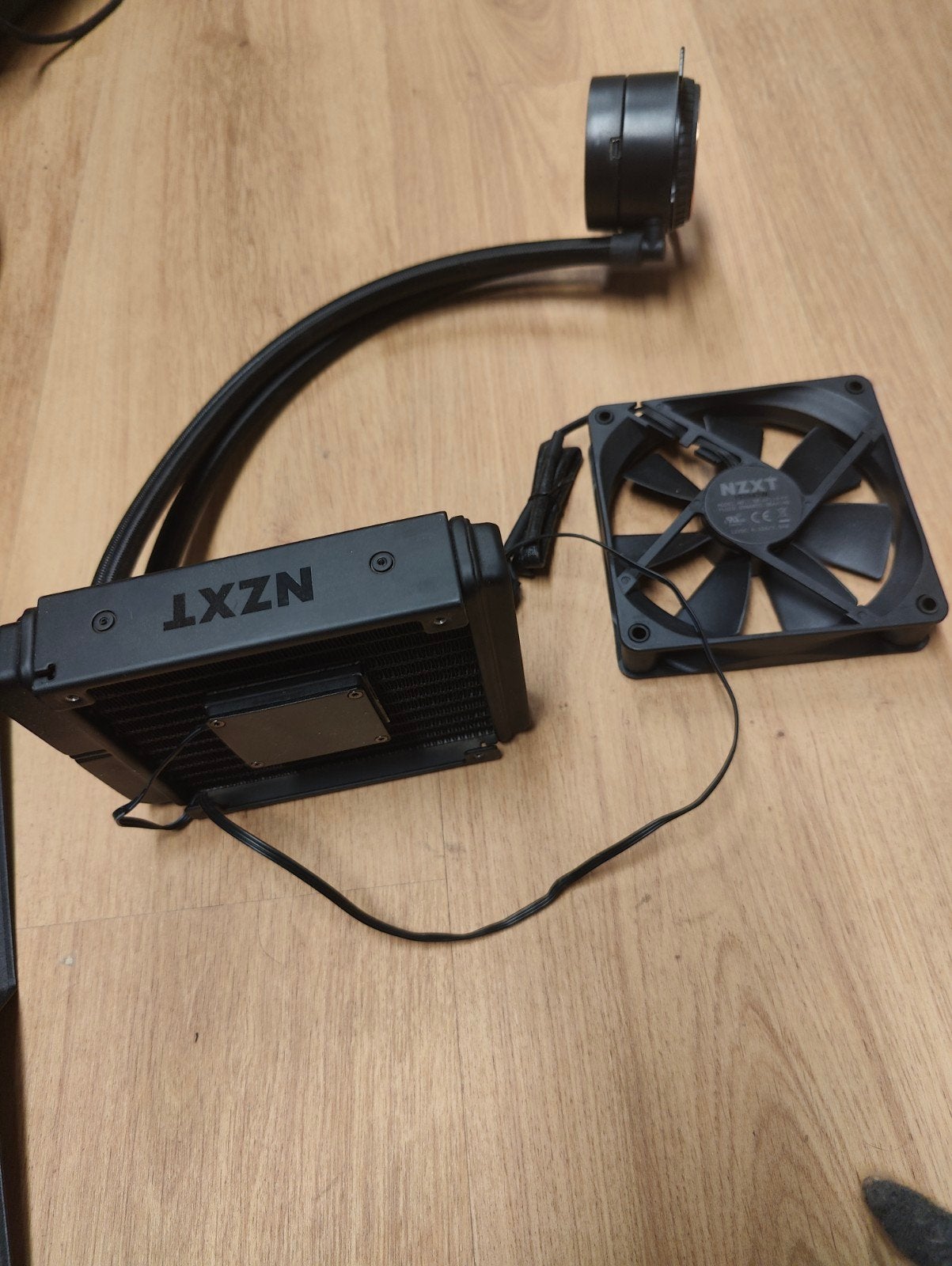 Watercooling NZXT 240 mm, Enlèvement ou Envoi, Comme neuf, Refroidisseur ordinateur à eau