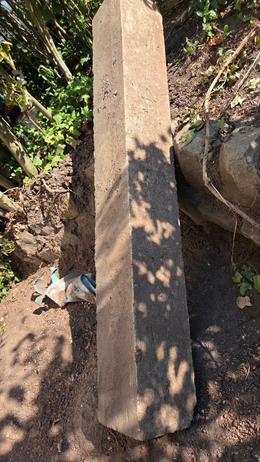 Betonnen paal - 126 cm lang, 17x17 cm, Moins de 25 cm, Enlèvement, Utilisé, 100 à 200 cm