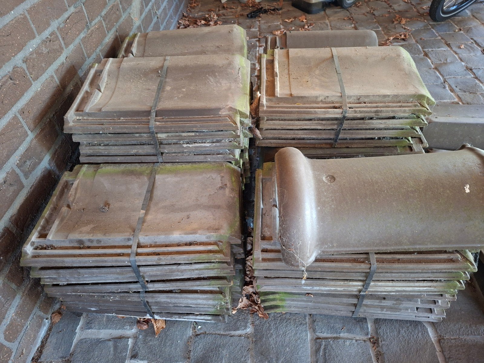 Dakpannen Huguenot U90, Doe-het-zelf en Bouw, Dakpannen en Dakbedekking, Ophalen, Dakpannen