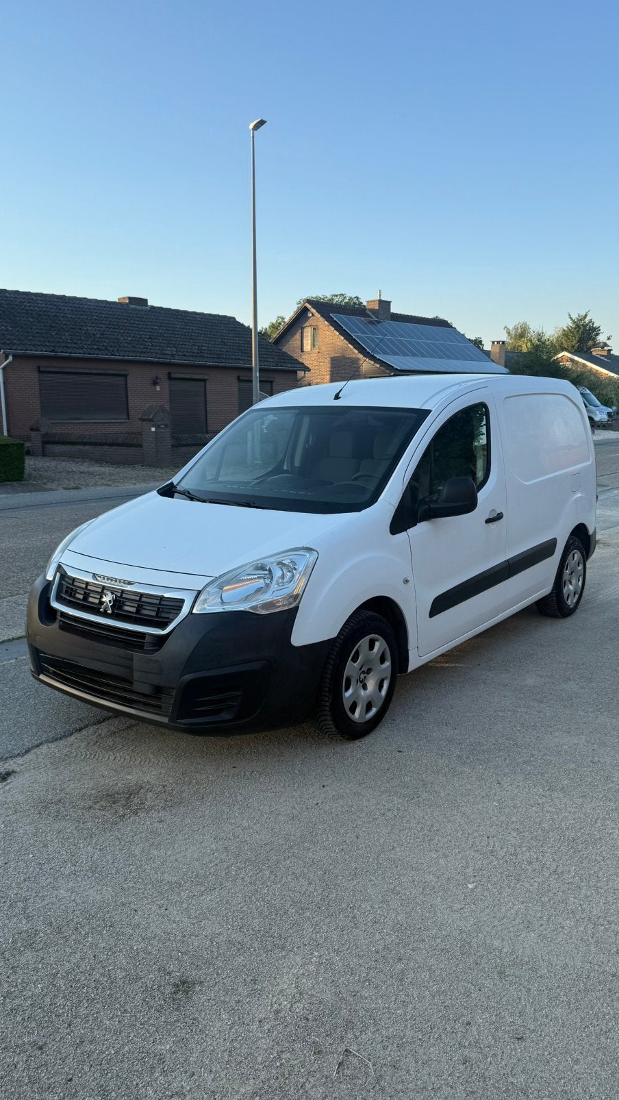 Peugeot Partner 1.6HDi Zeer Proper 3Zits Airco Cruis, Auto's, Bestelwagens en Lichte vracht, Euro 5, Wit, Bedrijf, Centrale vergrendeling