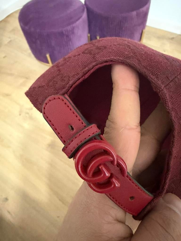 Casquette style Gucci – Couleur bordeaux, Kleding | Dames, Riemen en Ceinturen, Zo goed als nieuw, Ophalen of Verzenden