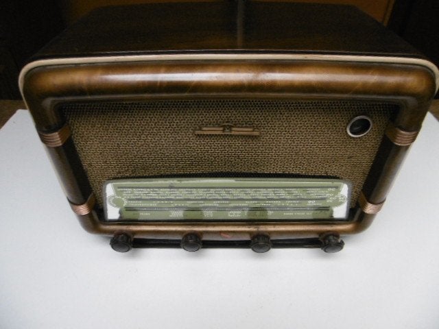 RADIO SYLVIANE FABRIQUER A LILLE EN 1950 FONCTION GO-MOY,, Antiquités & Art, Enlèvement