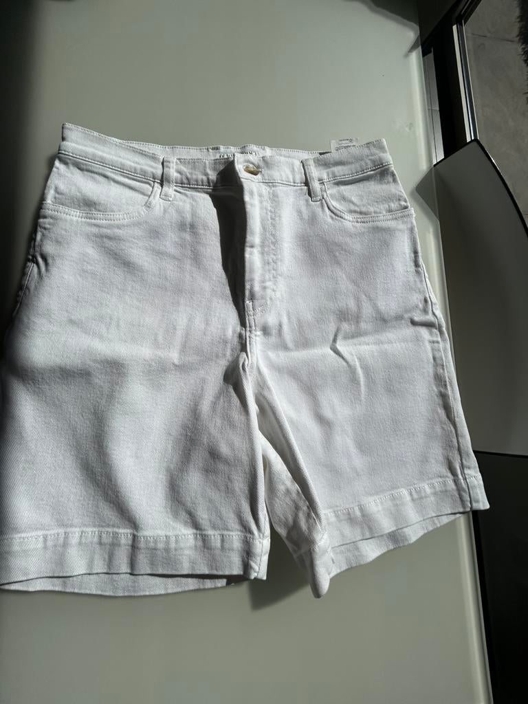 2 shorts van het merk Terre Bleue, Kleding | Dames, Verzenden, Zo goed als nieuw, Maat 38/40 (M), Roze