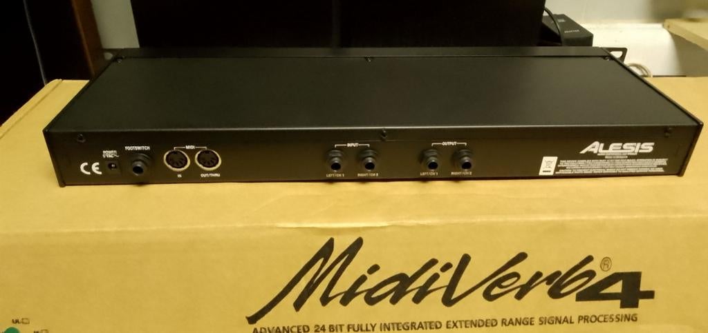 Alesis Midiverb 4, Muziek en Instrumenten, Ophalen of Verzenden, Zo goed als nieuw, Multi-effect