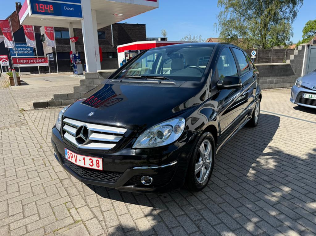 B160. Benzene Euro5 1 eigenaar NEW, Auto's, Mercedes-Benz, Voorwielaandrijving, Stof, 1498 cc, Beige