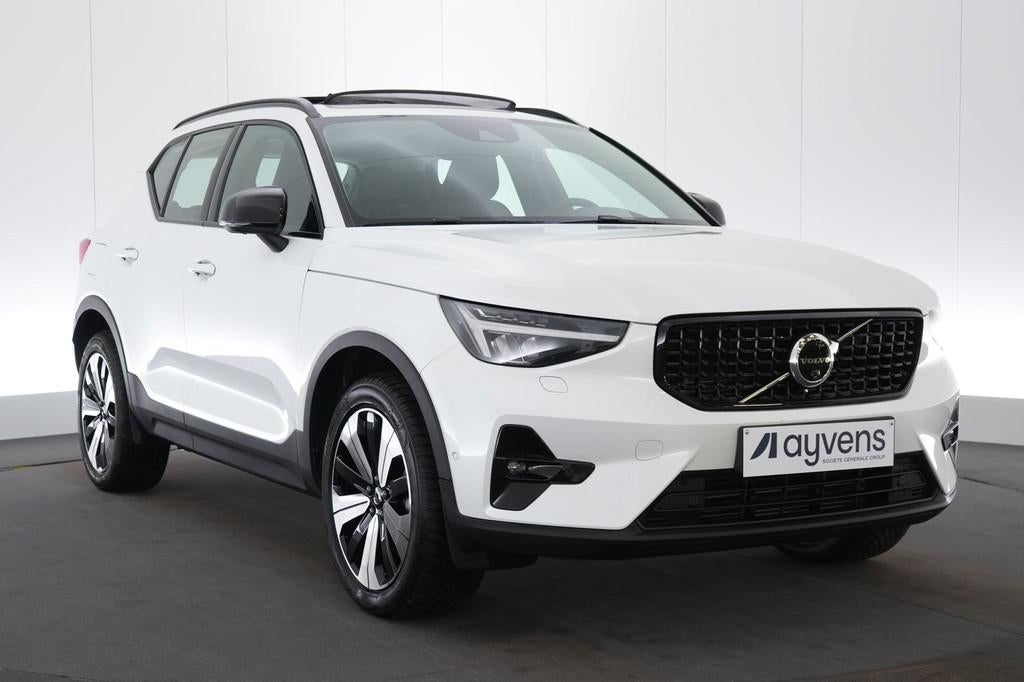 (2DTN550) VOLVO XC40, Auto's, Volvo, https://public.car-pass.be/vhr/18aea67d-c413-418e-abc4-07c828ab07cd, Gebruikt, Euro 6, Zwart