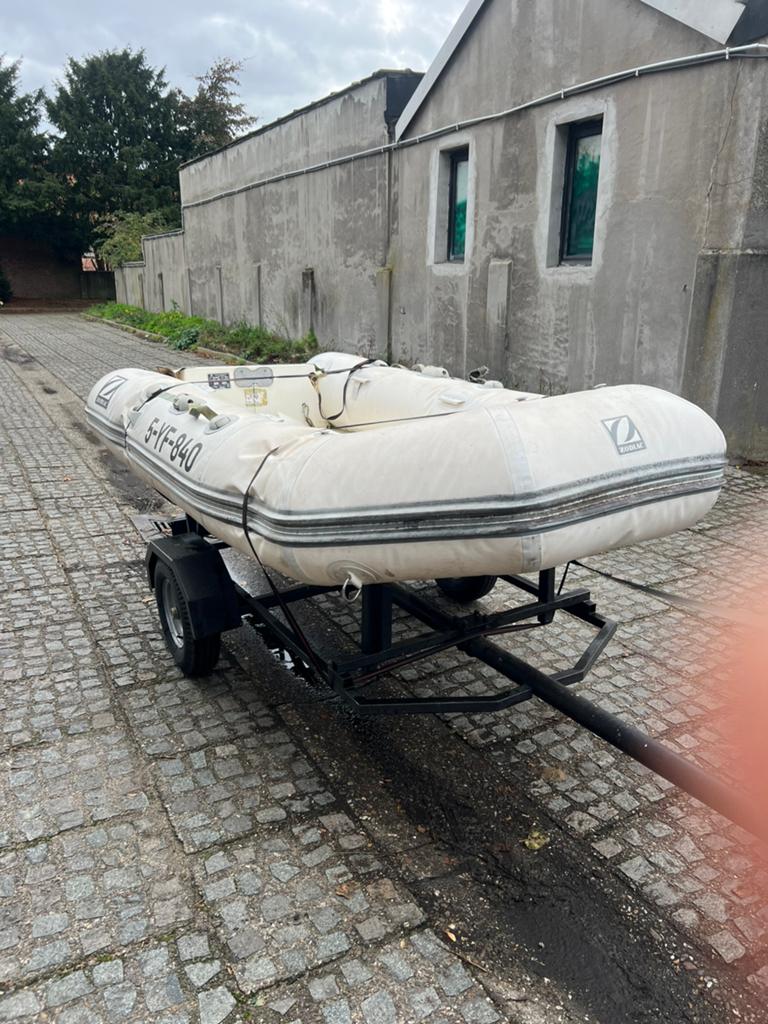 Zodiac met aanhangwagen, Watersport en Boten, Ophalen, Zo goed als nieuw, Zodiac