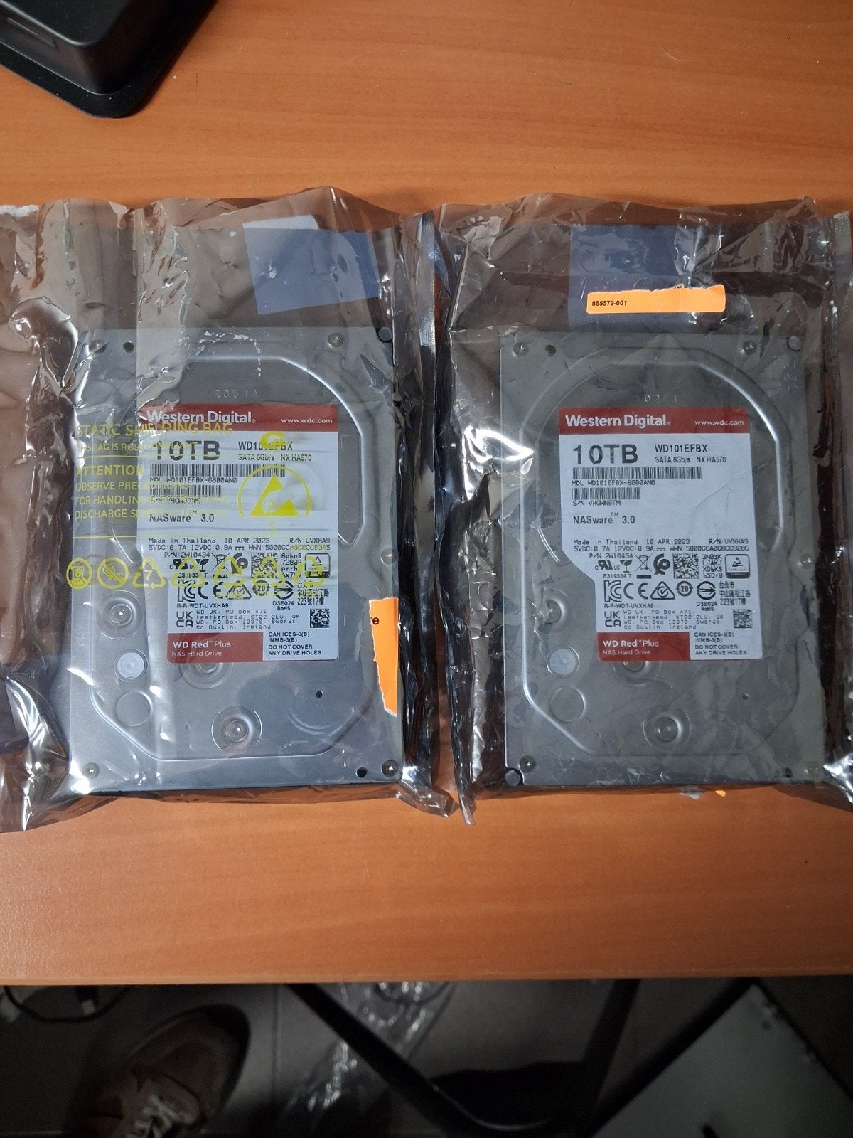 2x WD Red Plus 10TB, Intern, Zo goed als nieuw, 10TB, SATA