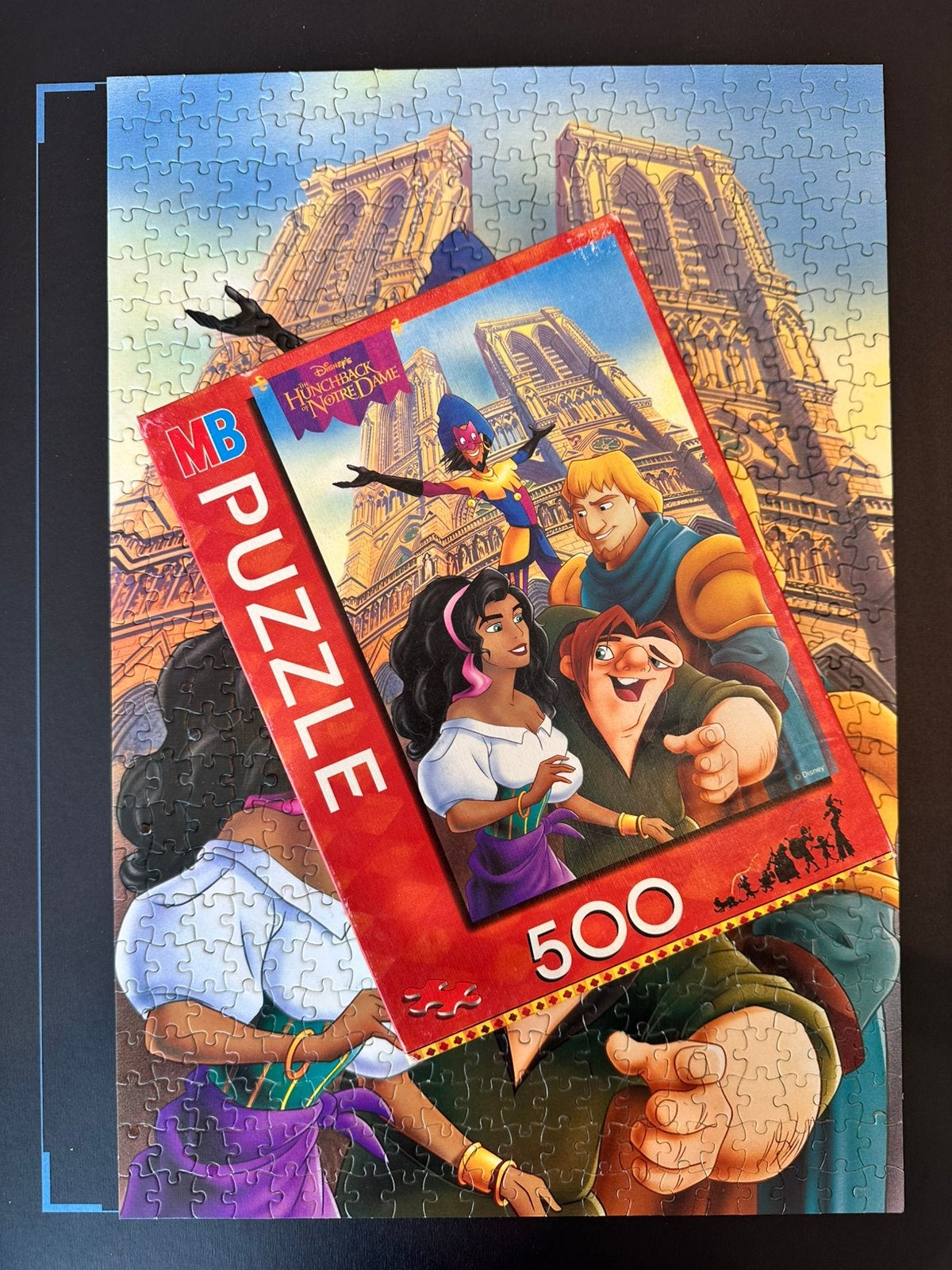MB puzzel “De klokkenluider van de Notre Dame” 500 stukjes, Enlèvement ou Envoi, 500 à 1500 pièces, Utilisé, Puzzle
