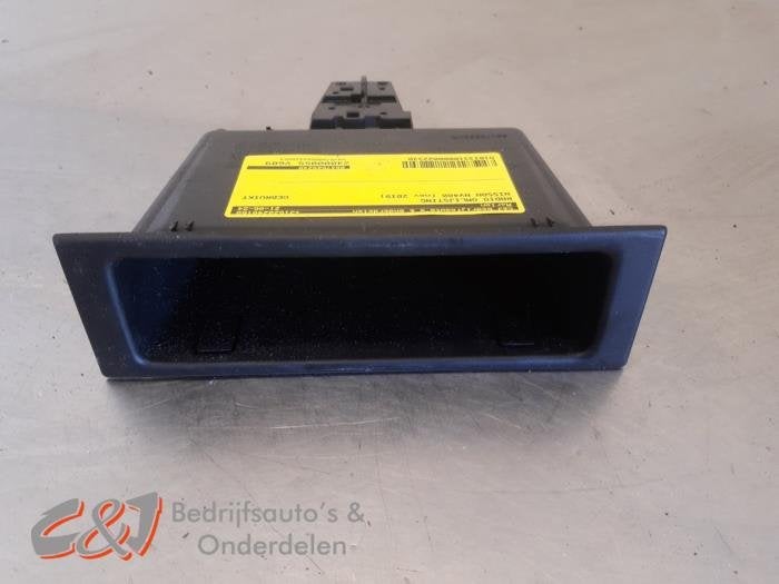 Cadre radio d'un Nissan NV400, -, 3 mois de garantie, Utilisé, -