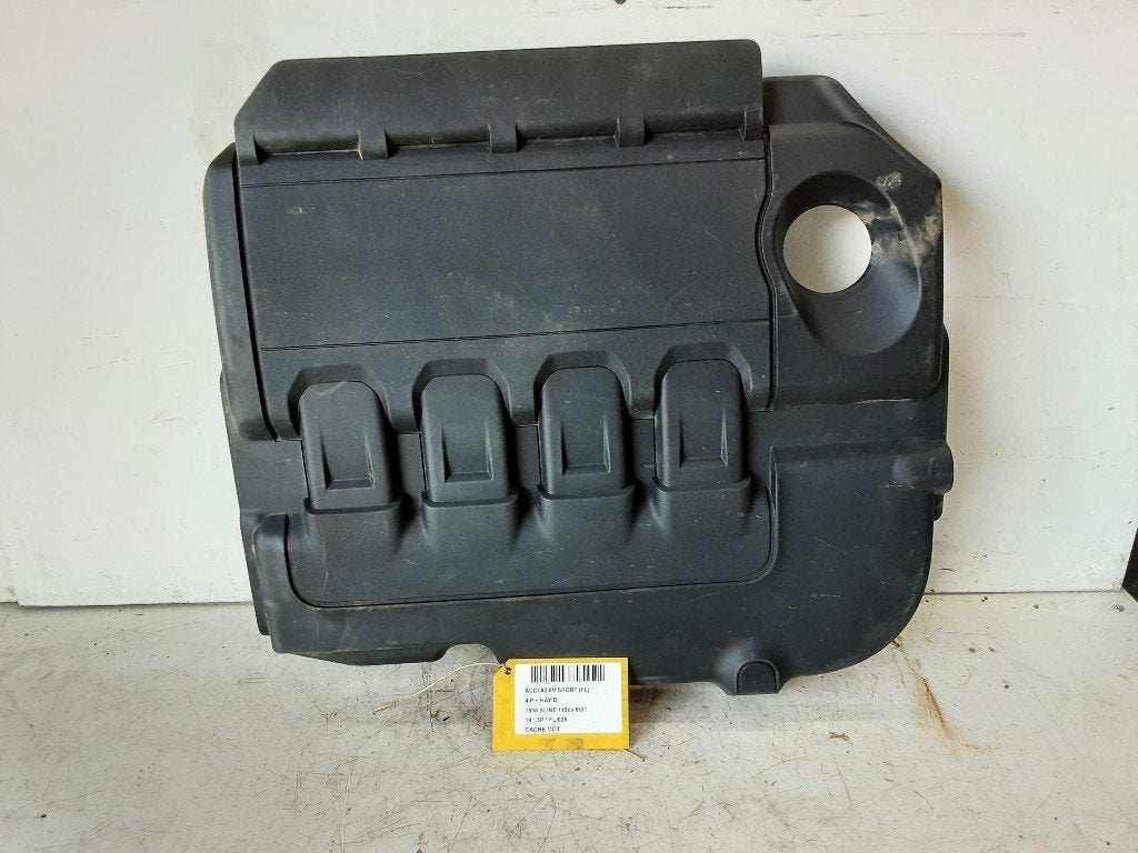 CACHE MOTEUR Audi A3 Sportback (8VA / 8VF) (04L103925AQ), Utilisé, Audi