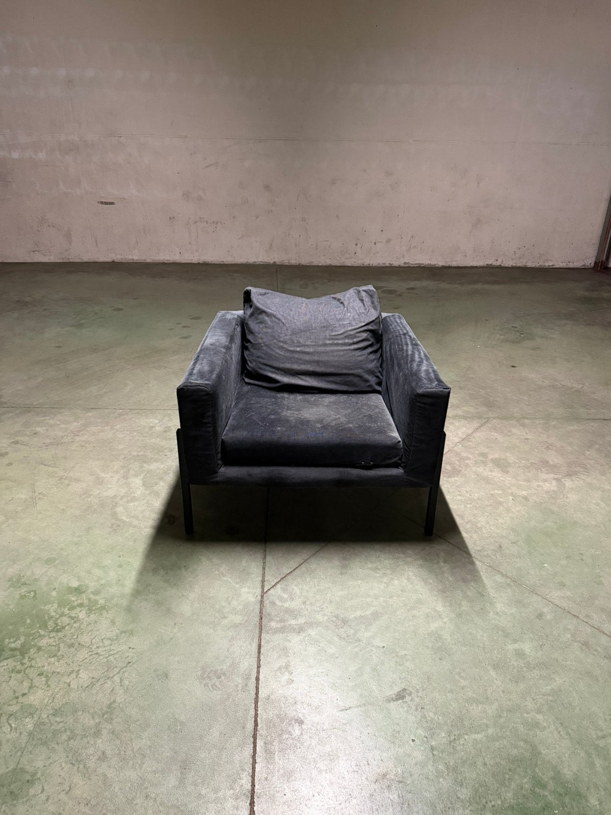Fauteuil IKEA KOARP bleu marine velours côtelé, Maison & Meubles, Fauteuils, Enlèvement, Comme neuf