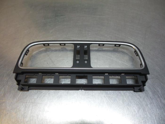 Elément tableau de bord d'un Volkswagen Polo (Polo 09-), -, 3 mois de garantie, Utilisé, -