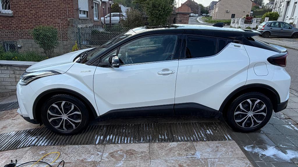 Toyota C-HR Hybride Bi Ton, Autos, Achat, Attache-remorque, Entretenue par le concessionnaire, 5 portes