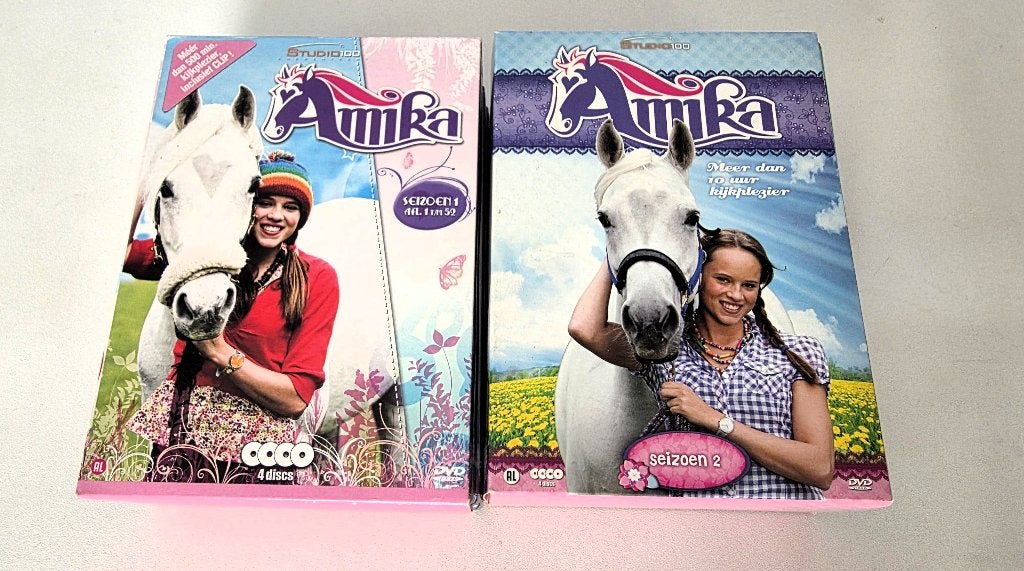 Amika seizoen 1 en 2 (8 dvd 's), Cd's en Dvd's, Ophalen of Verzenden