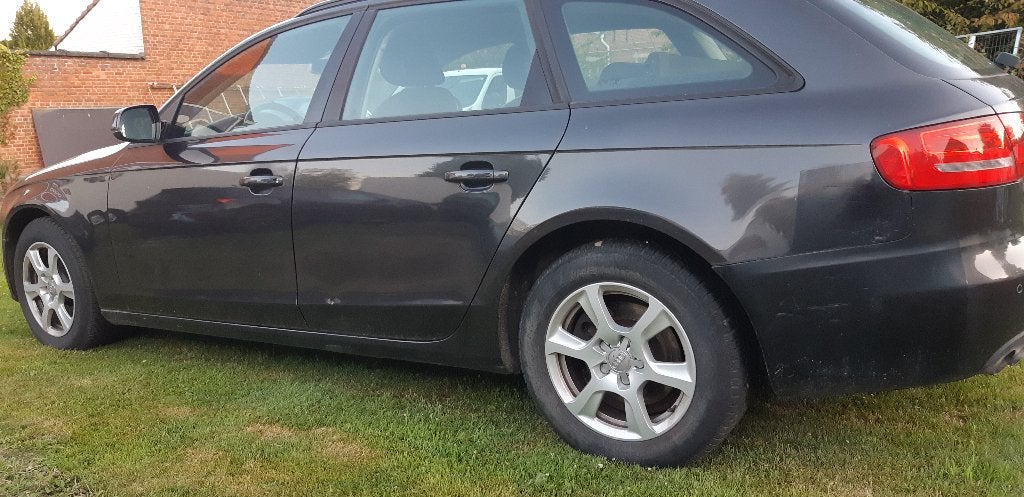 AUDI A4 BREAK 2010 2.0TDI CLIMATISATION EN CUIR, Autos, Audi, Particulier, A4, Diesel, Euro 5, Break, Boîte manuelle, Cuir, Enlèvement