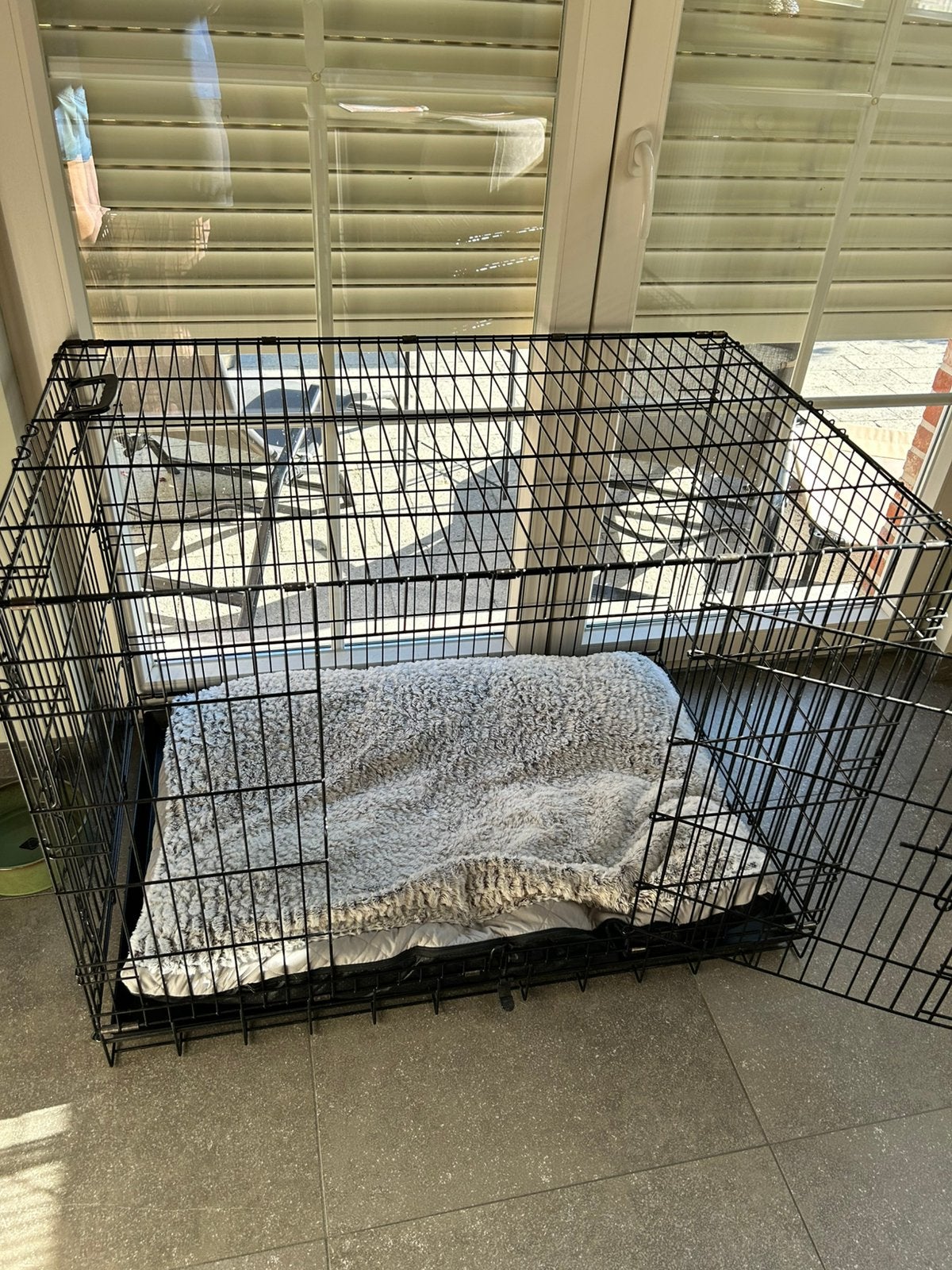 Honden beche in zeer goede staat 107x70x80 cm, Dieren en Toebehoren, Hondenhokken, Ophalen, Zo goed als nieuw