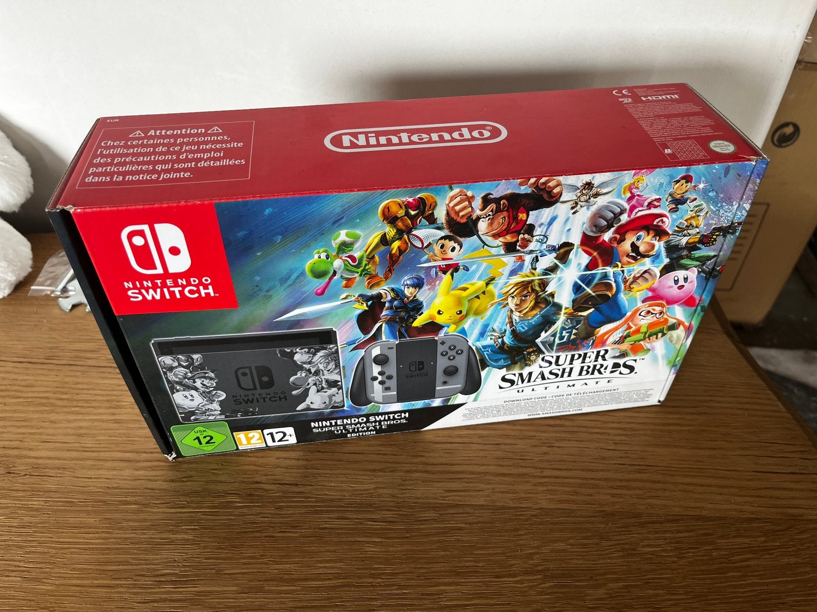 Nintendo switch ultimate smash bros edition, Games en Spelcomputers, Ophalen of Verzenden, Zo goed als nieuw, Met 2 controllers