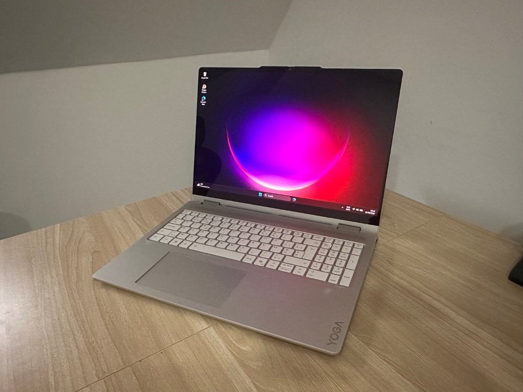 Lenovo Yoga 7 16” OLED – Ryzen AI 7 350 – 32GB RAM – 1TB SSD, AMD Ryzen AI 7 350, 32 GB, Avec écran tactile, 16 pouces