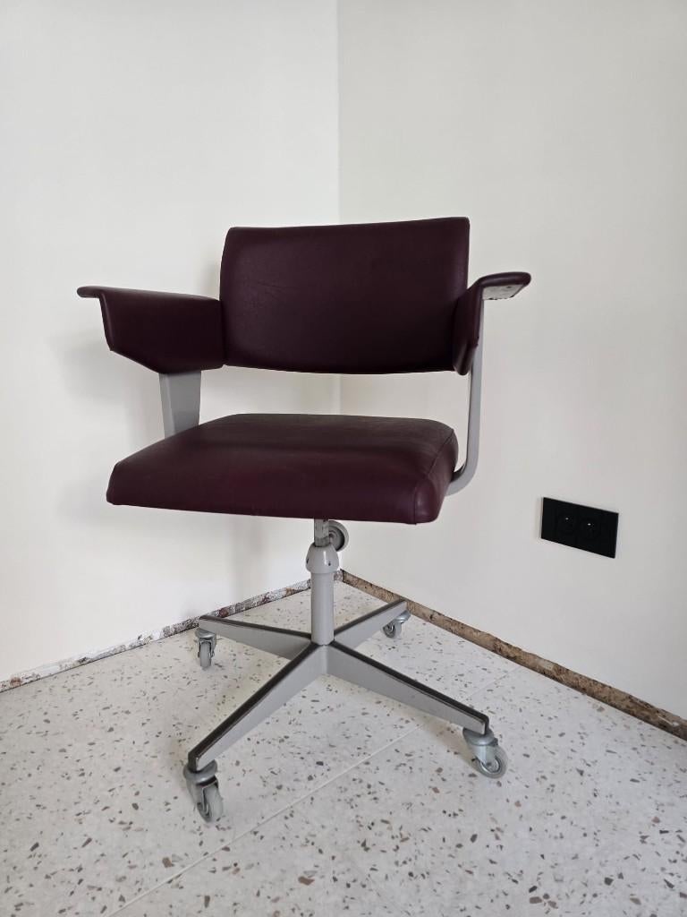 Industriële bureaustoel door Friso Kramer, 1973 NL, Verzamelen, Retro, Huis en Inrichting, Ophalen