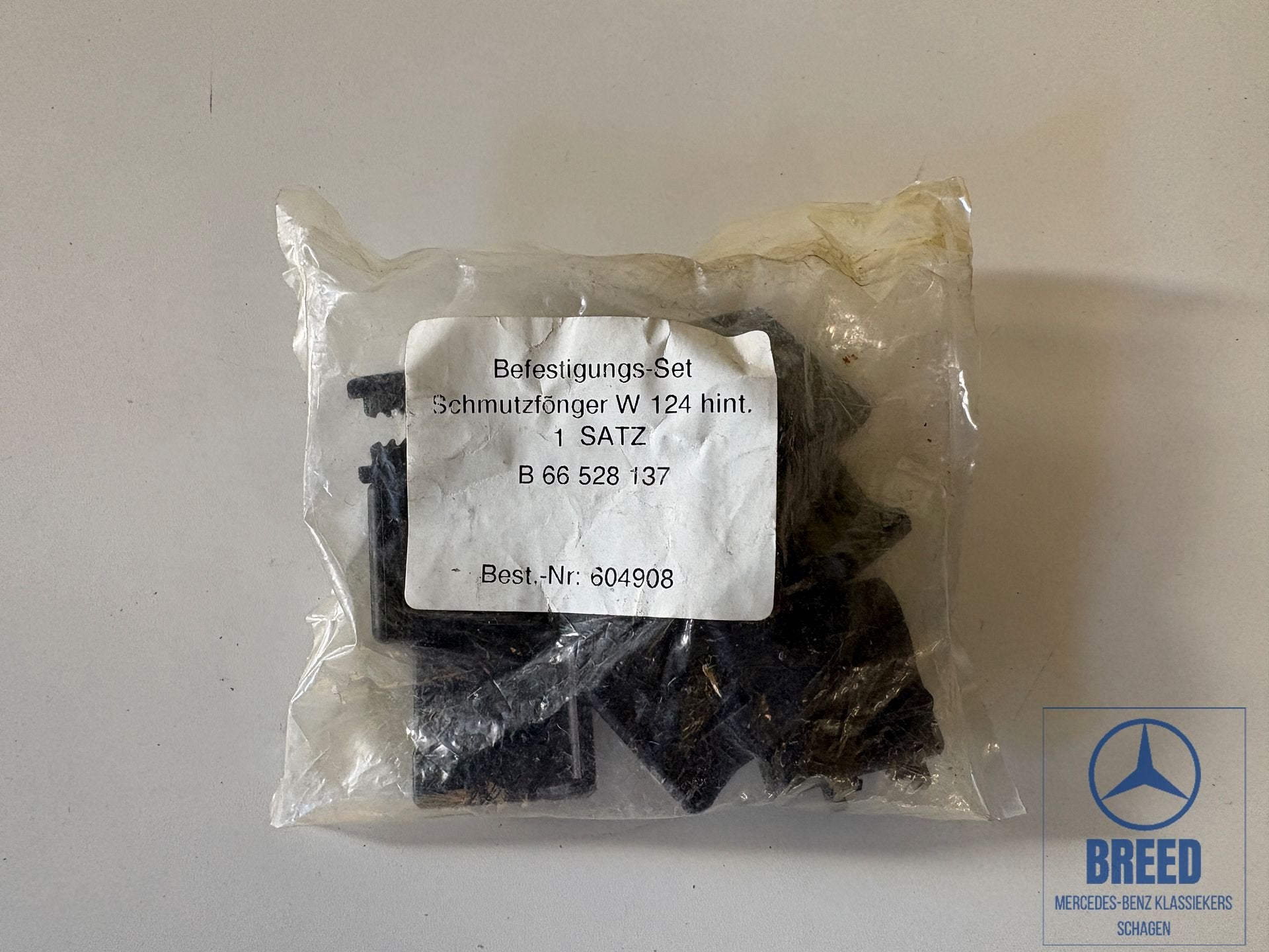 NOS montageset spatlappen achter voor Mercedes-Benz W124, Neuf, Garde-boue, -, -