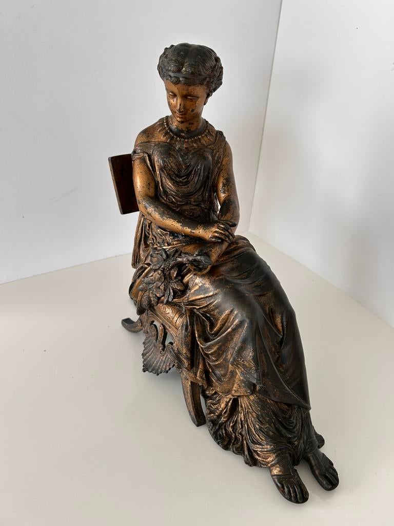 Statue d'une dame assise, Enlèvement, Utilisé