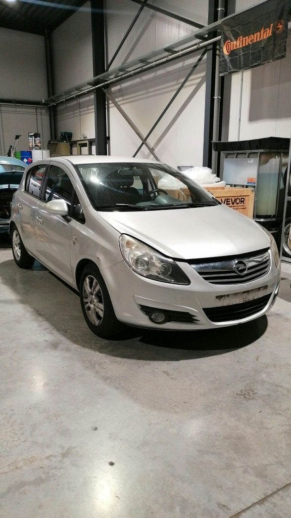 Opel Corsa 2010 pour l'exportation, Particulier, Diesel, Achat, Corsa