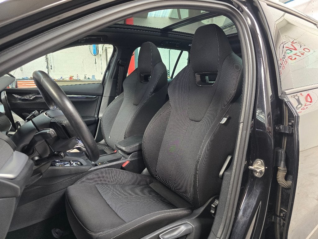 Skoda Octavia Break - Sportpack - Full Option - Hybride, https://public.car-pass.be/vhr/215fd60c-48e6-4d49-a787-e69bbb075026, Zwart