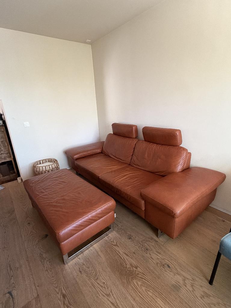 Lederen zetel met poef, Maison & Meubles, Fauteuils, Utilisé, Cuir, Métal, 125 cm ou plus, 75 à 100 cm, Enlèvement