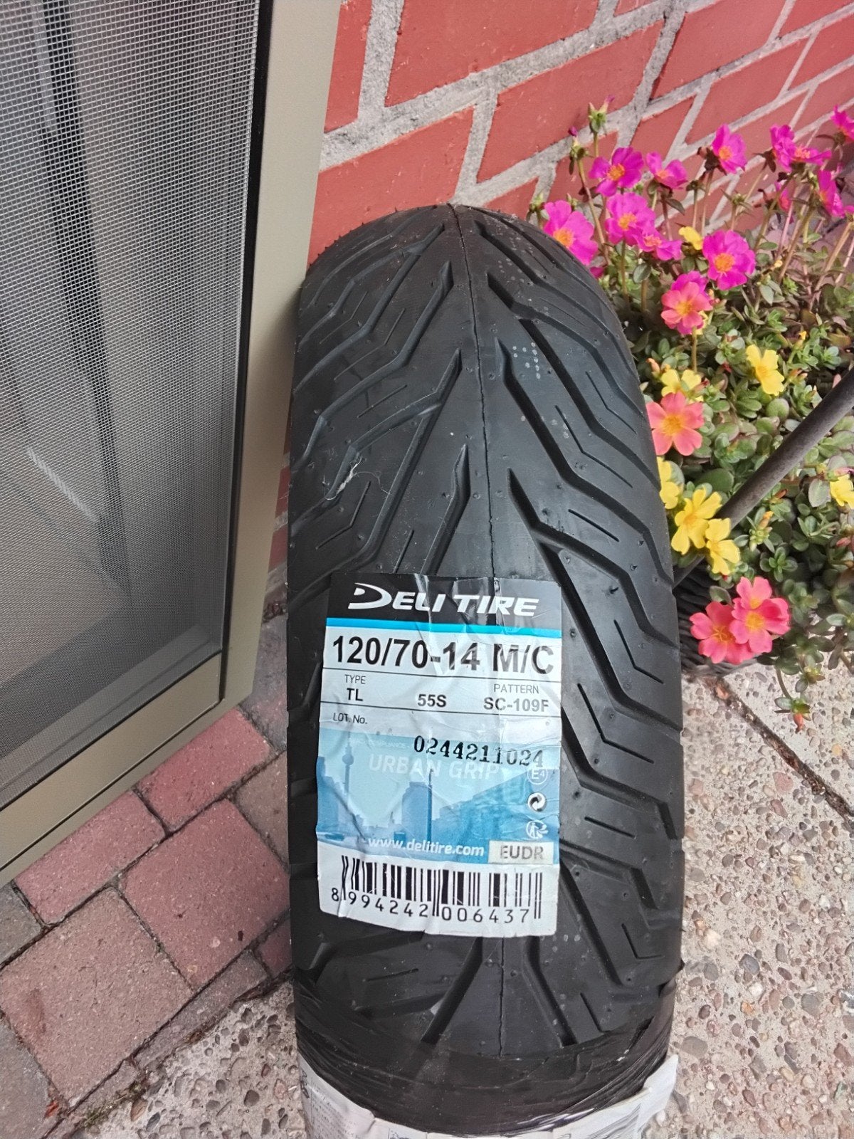 nieuwe scooter Band 120/70/14, Fietsen en Brommers, Ophalen