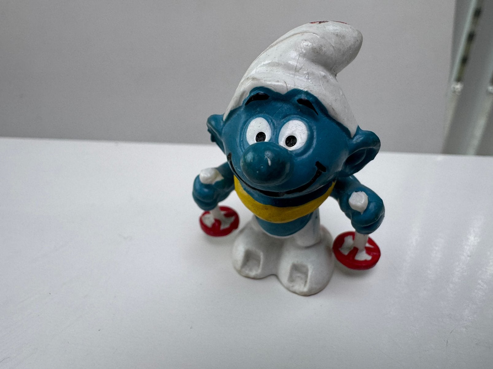 Miniatuur smurf - Skismurf, Collections, Schtroumpfs, Enlèvement ou Envoi, Comme neuf, Autres Schtroumpfs, Poupée, Figurine ou Peluche