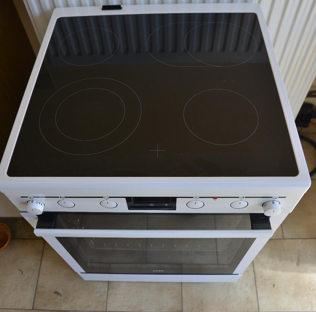 fornuis vitro keramisch AEG, Elektronische apparatuur, Fornuizen, Ophalen, Keramisch, 4 kookzones, Zo goed als nieuw