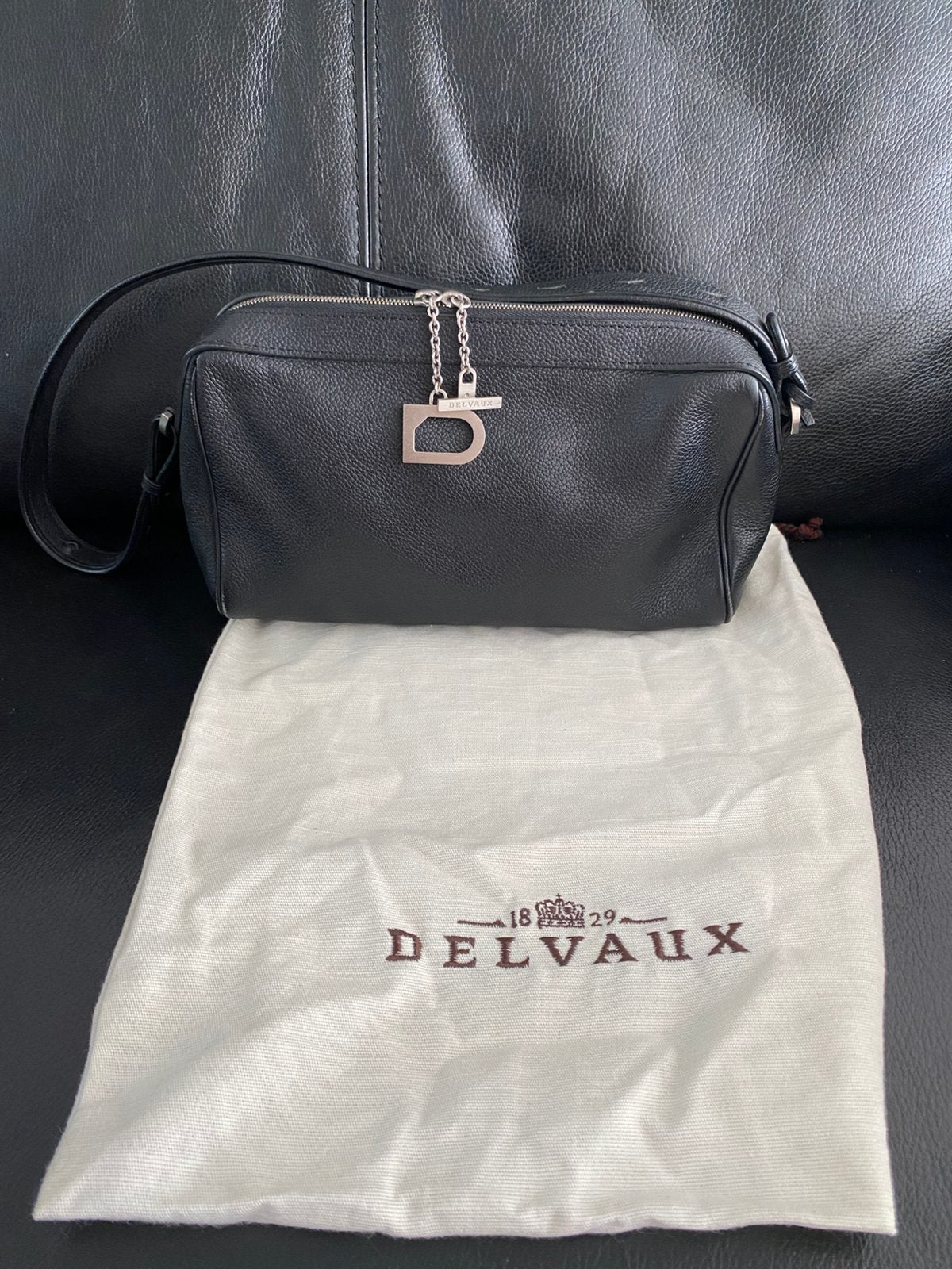 Dac Delvaux, Ophalen of Verzenden, Zo goed als nieuw