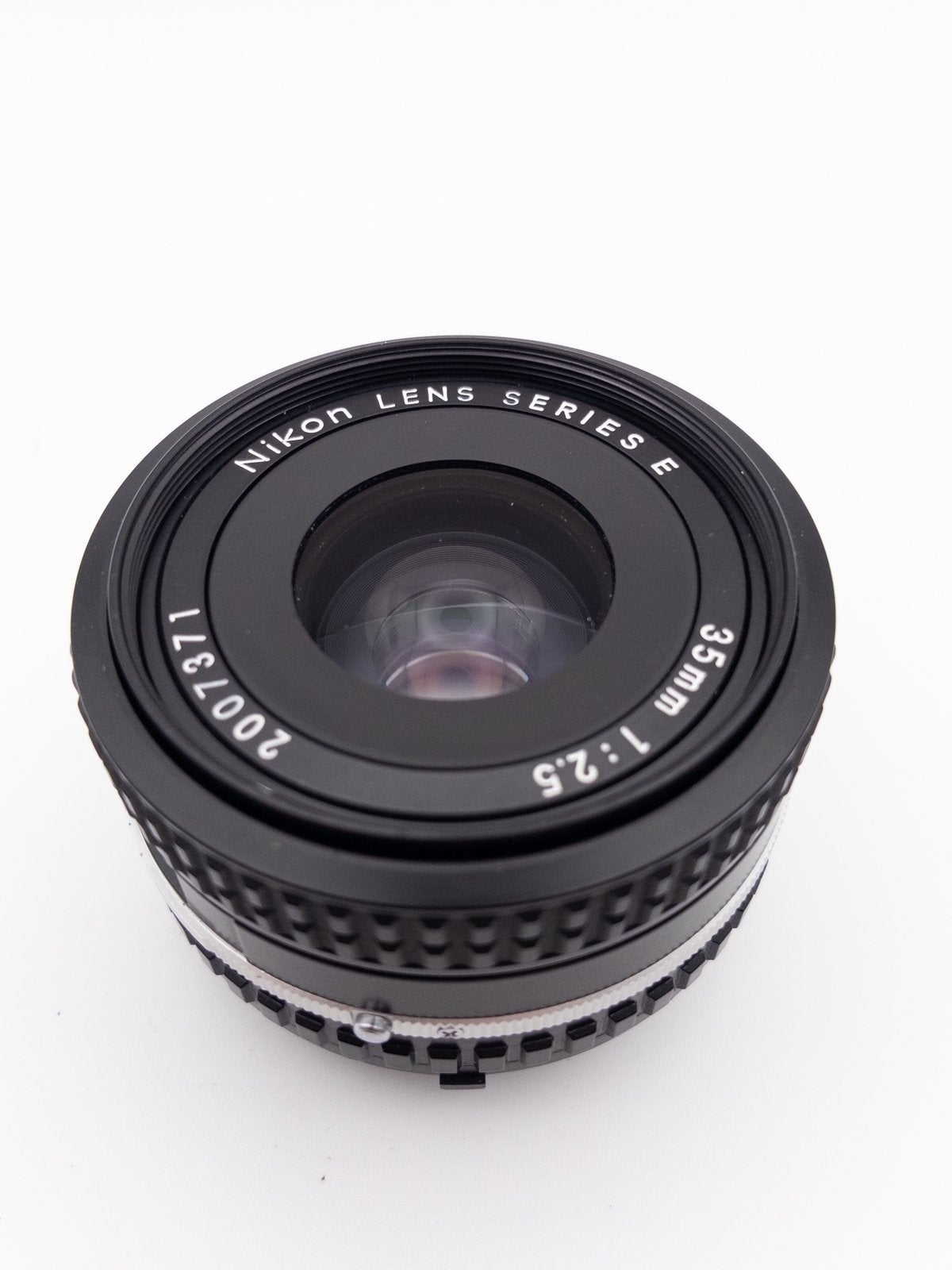 Nikon Series E 35mm f/2.5 Classic Chrome | Uitstekende staat, Ophalen of Verzenden, Zo goed als nieuw, Spiegelreflex, Nikon