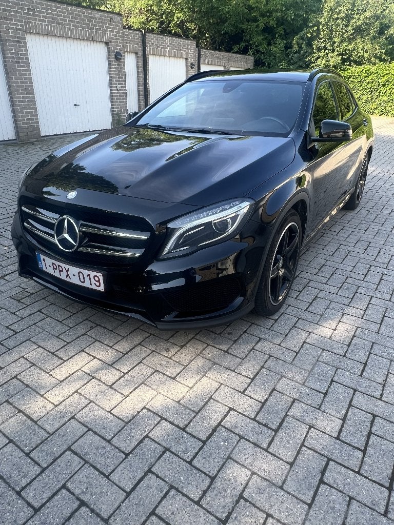 Mercedes GLA 180 AMG LINE, Autos, 90 kW, Cuir et Alcantara, Alarme, Euro 6