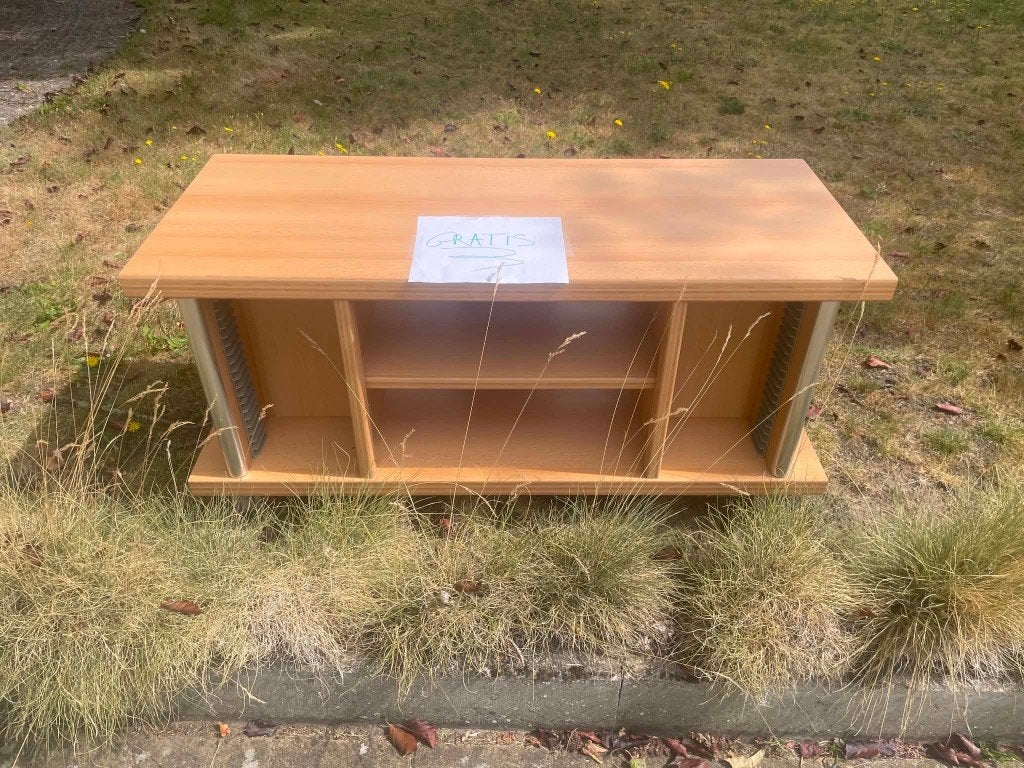 GRATIS TV kastje, Ophalen