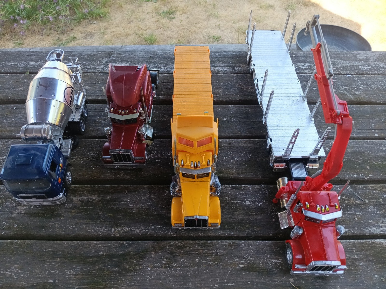 vrachtwagens  schaal 1:32 los of apart te koop, Hobby & Loisirs créatifs, Voitures miniatures | 1:32, Enlèvement ou Envoi