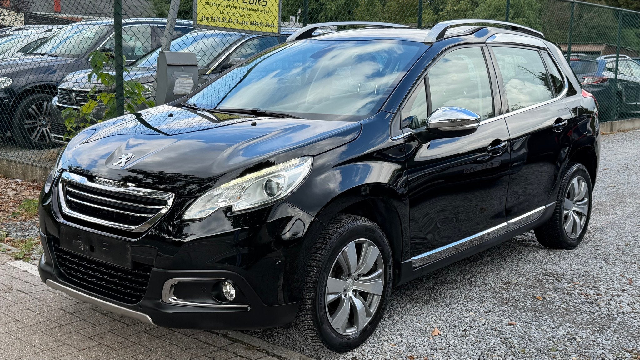 Peugeot 2008 1.2 bemzine km 78000, Voorwielaandrijving, Euro 5, Gebruikt, Zwart