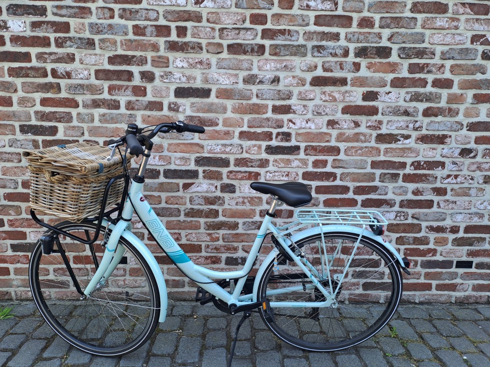 meisjesfiets 28 inch met mooie mand en bijpassende helm, Fietsen en Brommers, Ophalen, Zo goed als nieuw, Overige merken, Mandje