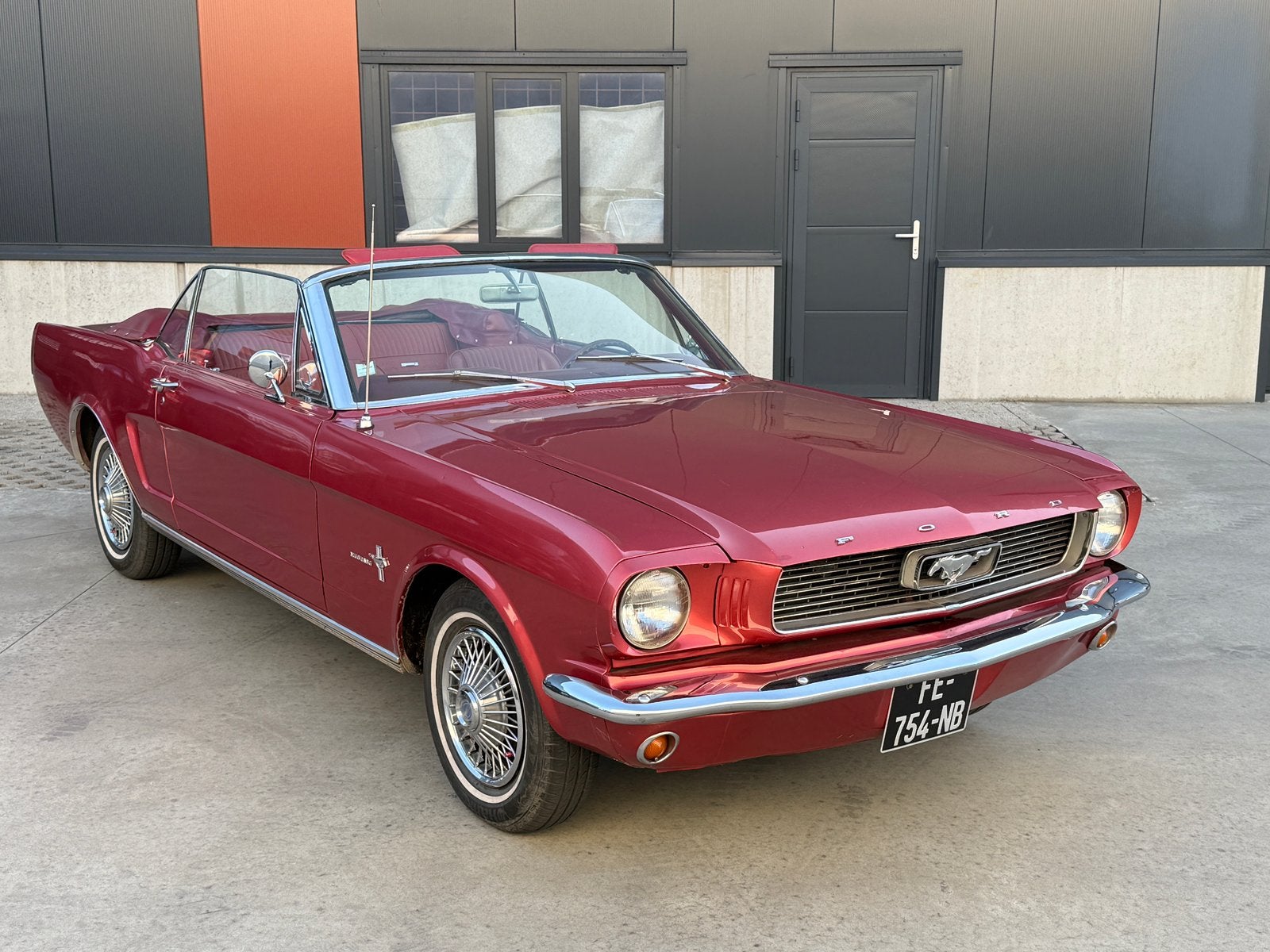 Ford Mustang BJ 1966 cilinder 200ci 3.300cc 115Pk, Auto's, Automaat, Achterwielaandrijving, Cabriolet, Leder