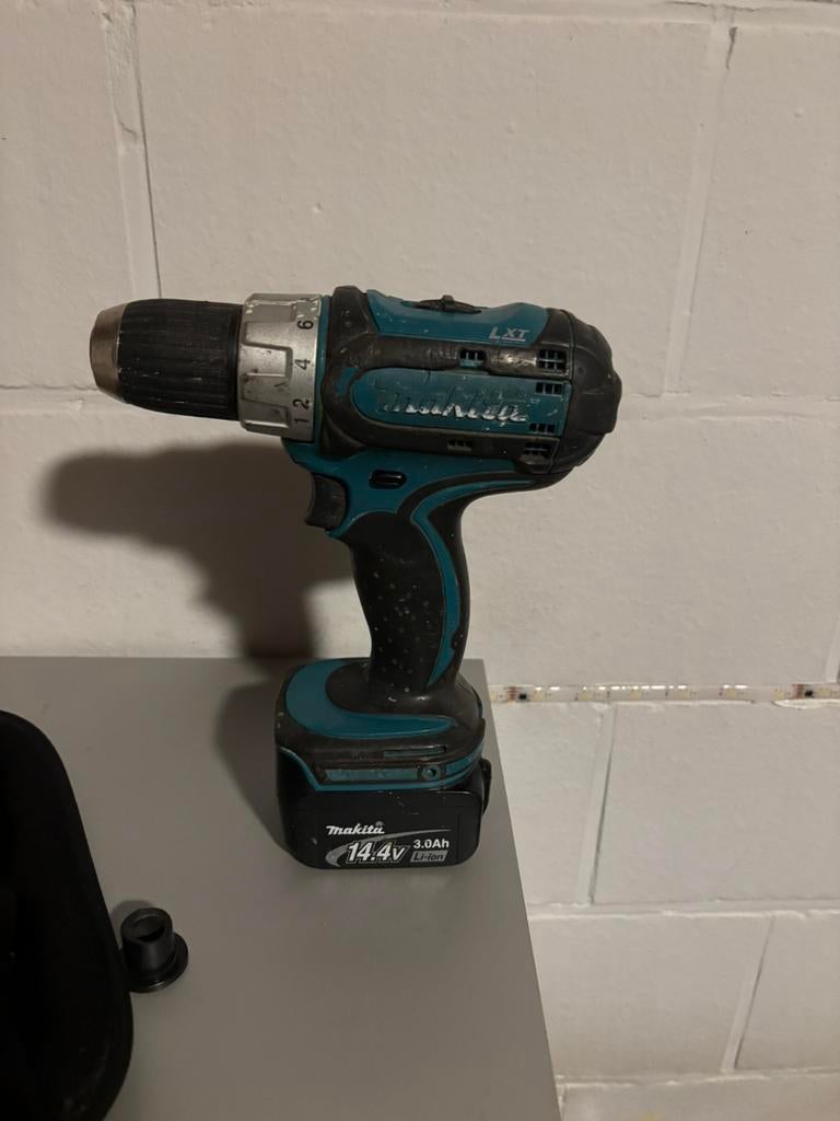makita 14.4v, Doe-het-zelf en Bouw, Gereedschap | Boormachines, Ophalen, Zo goed als nieuw