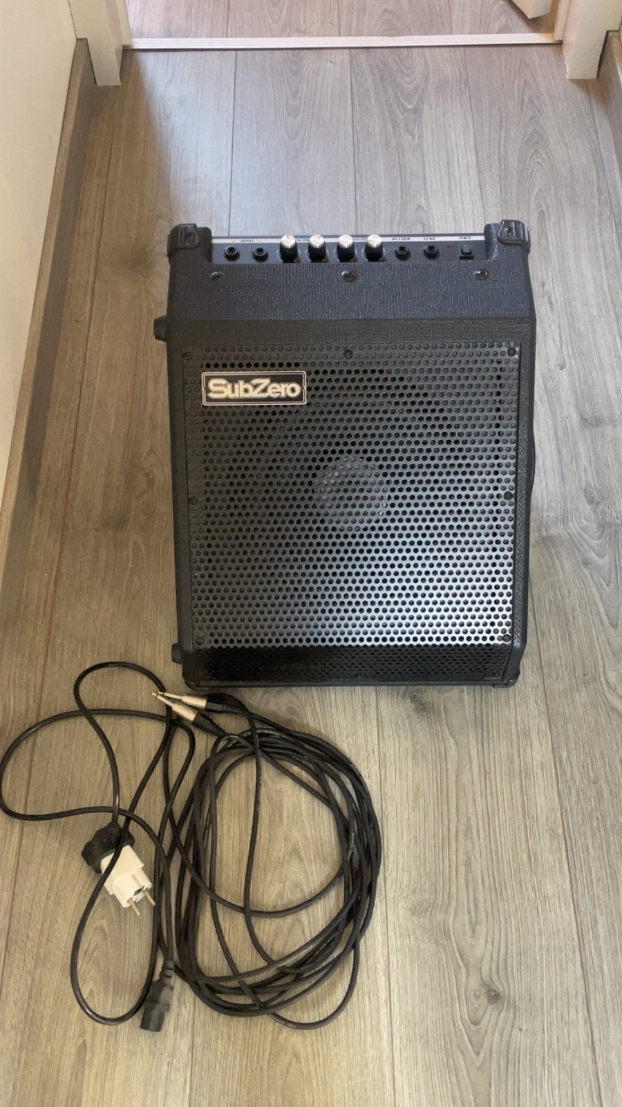 Versterker SubZero, Muziek en Instrumenten, Versterkers | Bas en Gitaar, Ophalen, Zo goed als nieuw